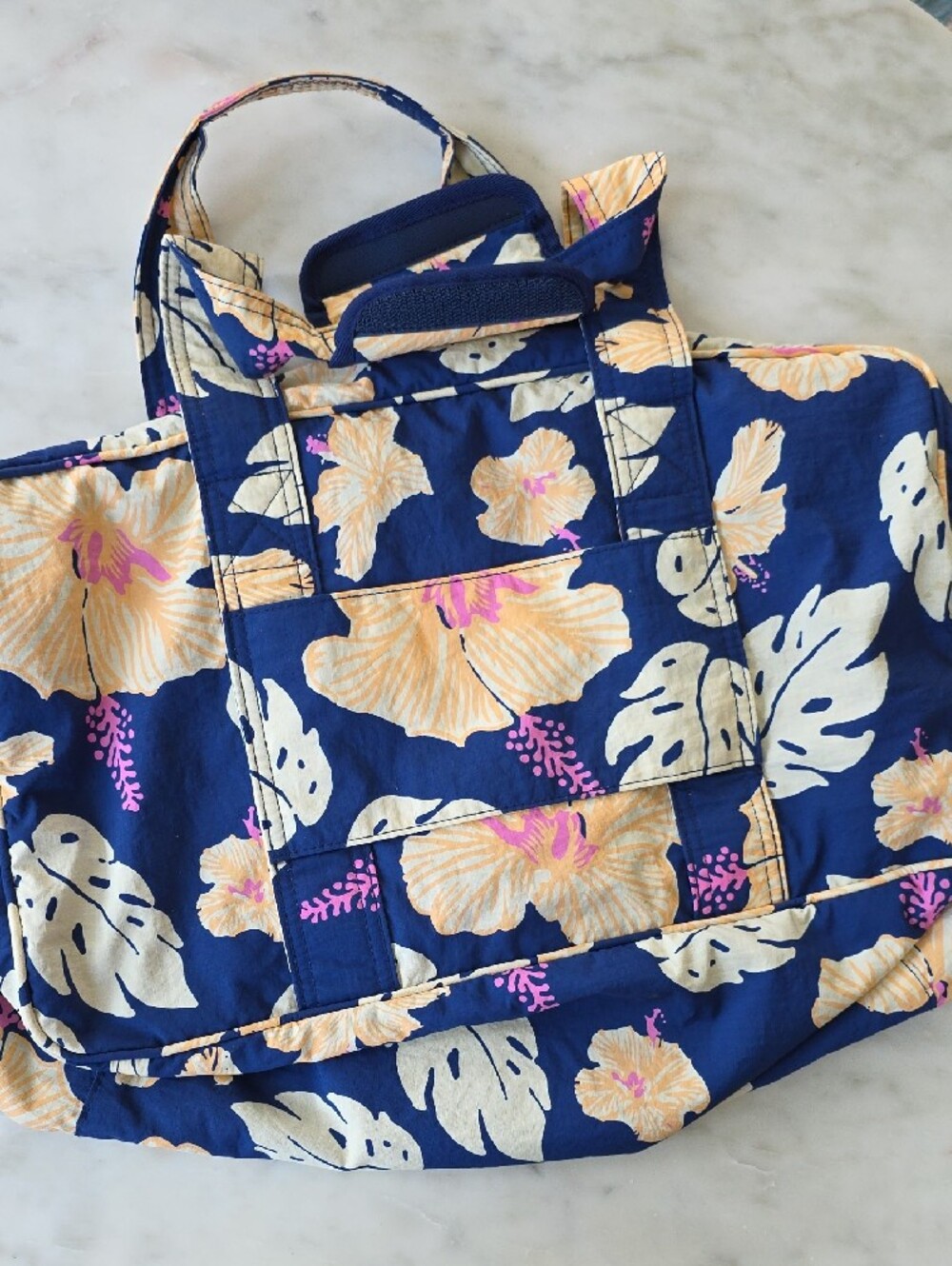 ALOHA Collection Navy Weekend Travel Bag with Cream & Peach Hibiscus - Picture 3 of 4